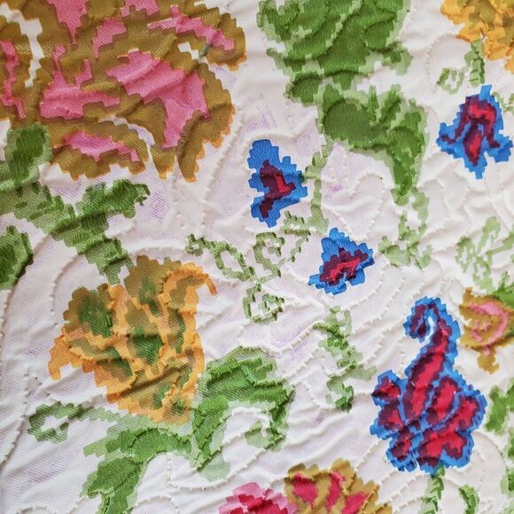 Vintage Floral Vinyl Quilted Tablecloth Oblong 86" X 52" Green Red Blue Yellow - Picture 2 of 3